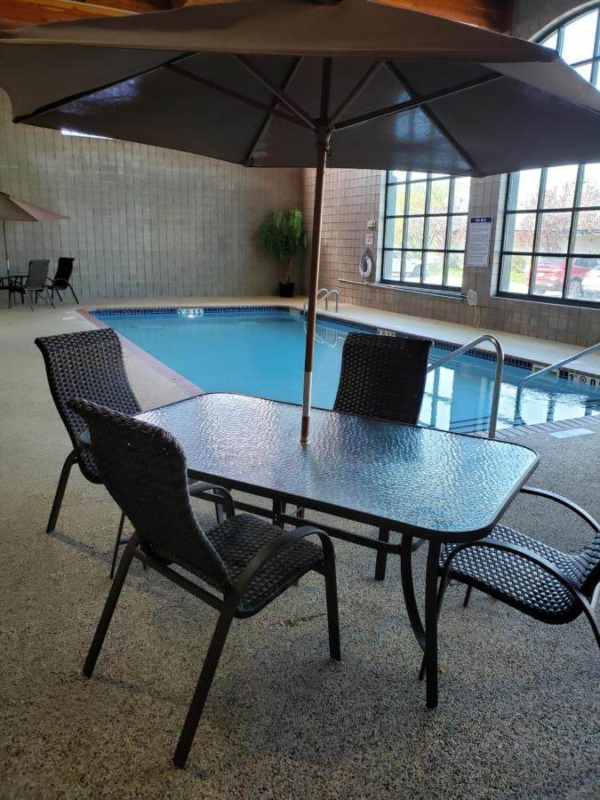 Wingate By Wyndham Coon Rapids Hotel Bagian luar foto