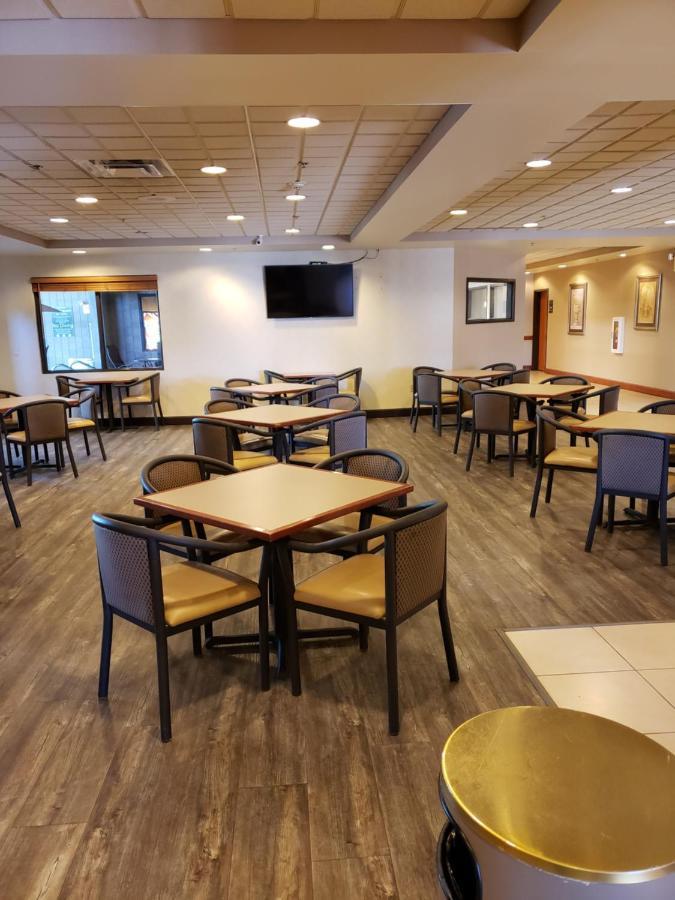 Wingate By Wyndham Coon Rapids Hotel Bagian luar foto