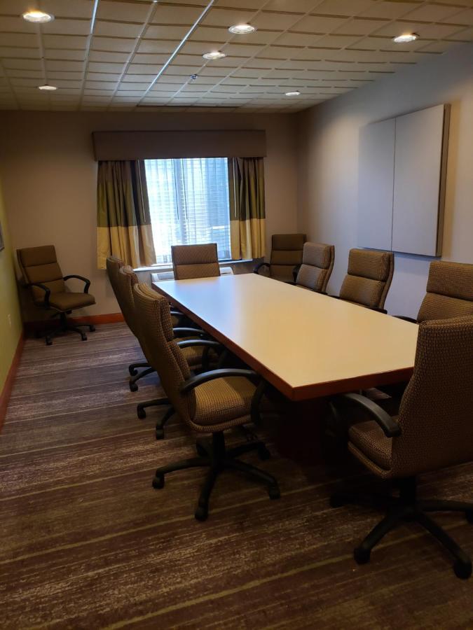 Wingate By Wyndham Coon Rapids Hotel Bagian luar foto