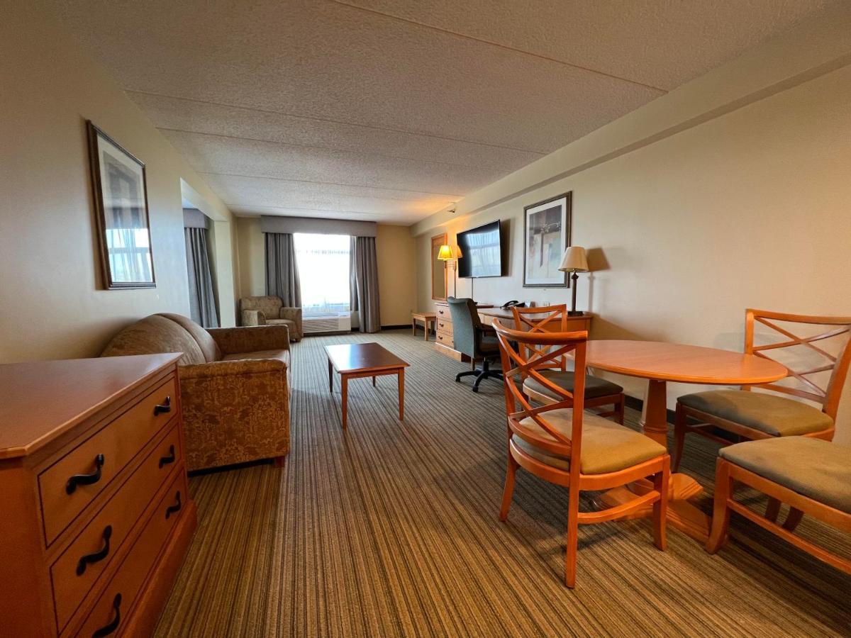 Wingate By Wyndham Coon Rapids Hotel Bagian luar foto