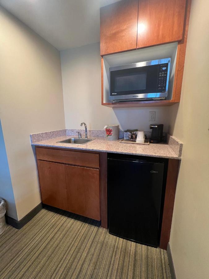 Wingate By Wyndham Coon Rapids Hotel Bagian luar foto
