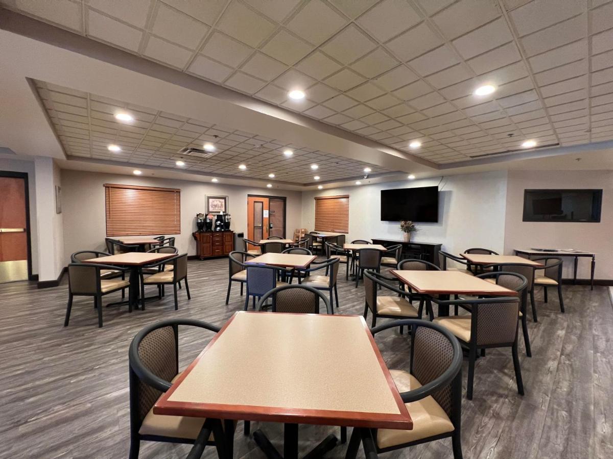 Wingate By Wyndham Coon Rapids Hotel Bagian luar foto