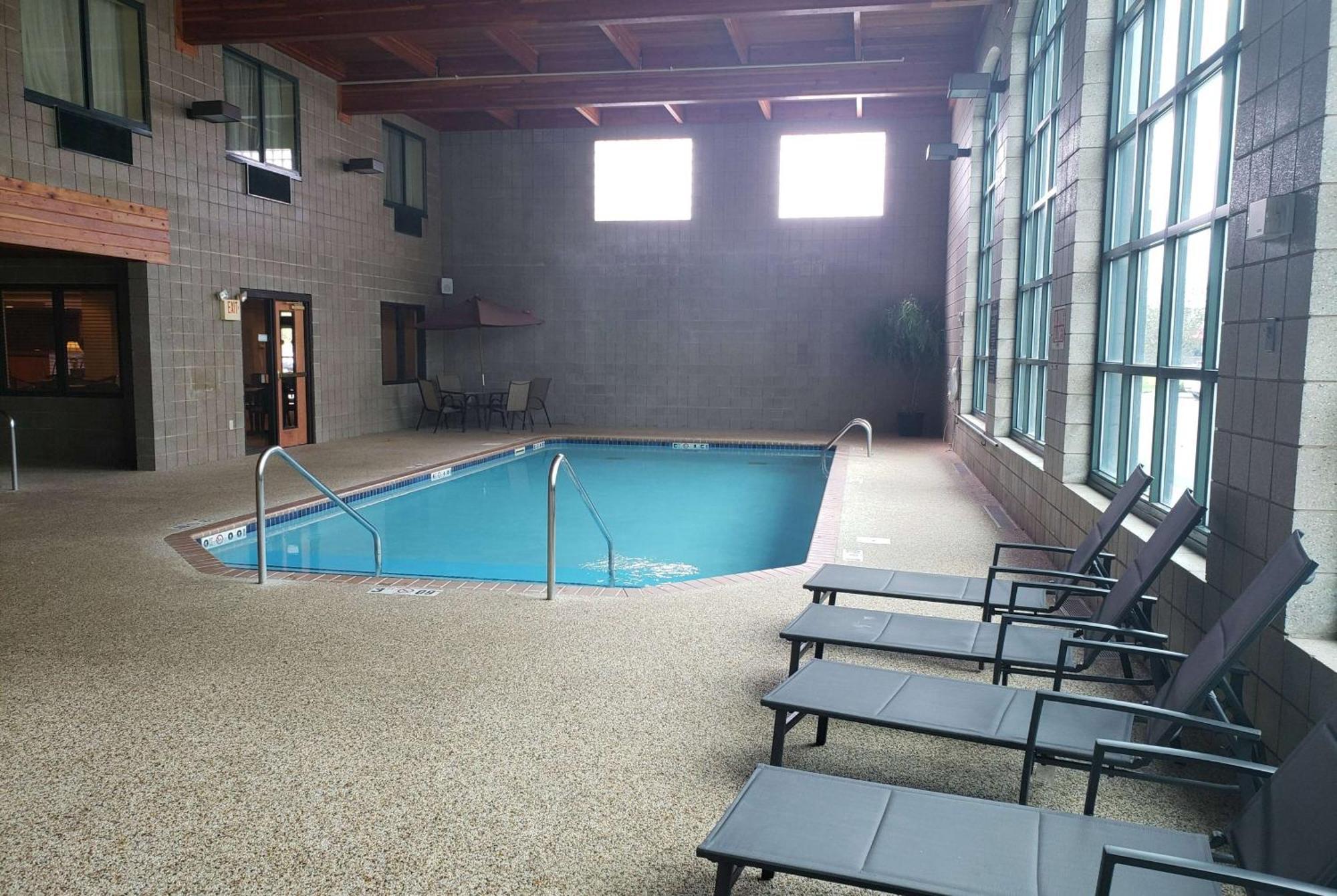 Wingate By Wyndham Coon Rapids Hotel Bagian luar foto