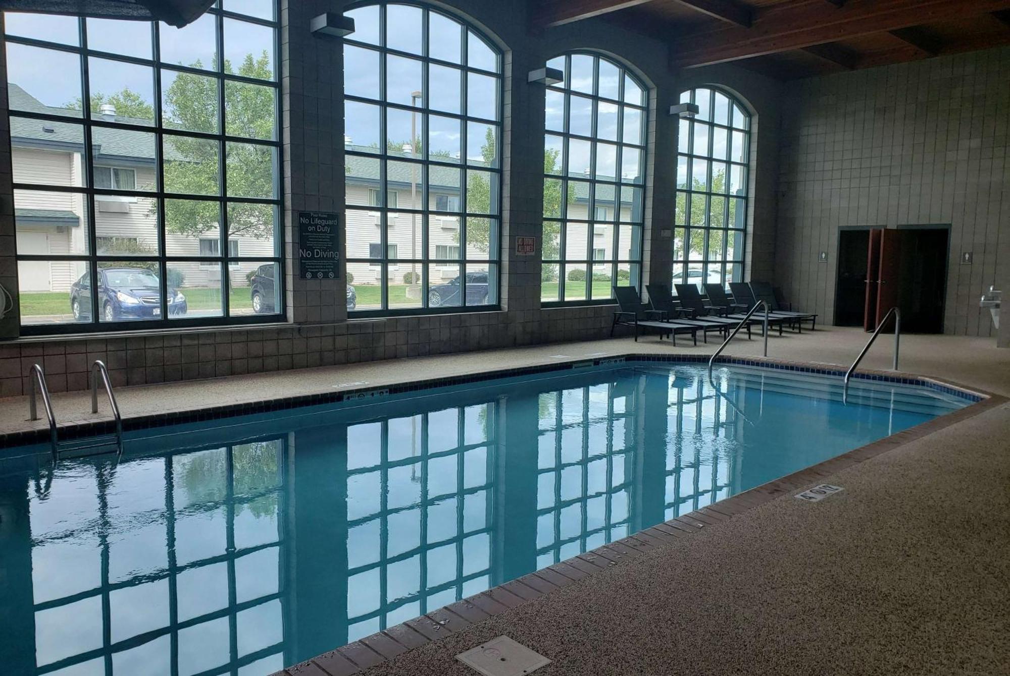 Wingate By Wyndham Coon Rapids Hotel Bagian luar foto