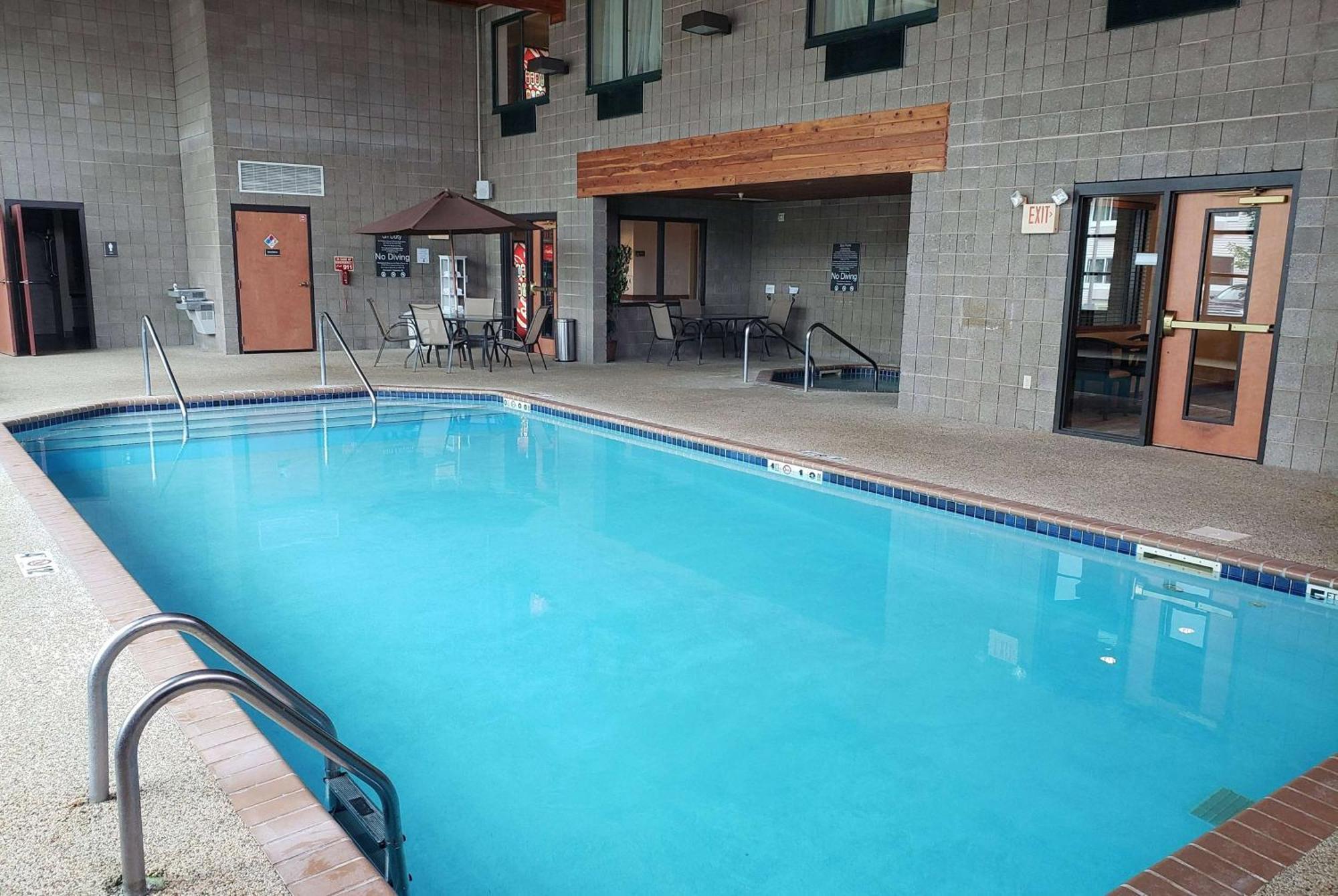 Wingate By Wyndham Coon Rapids Hotel Bagian luar foto