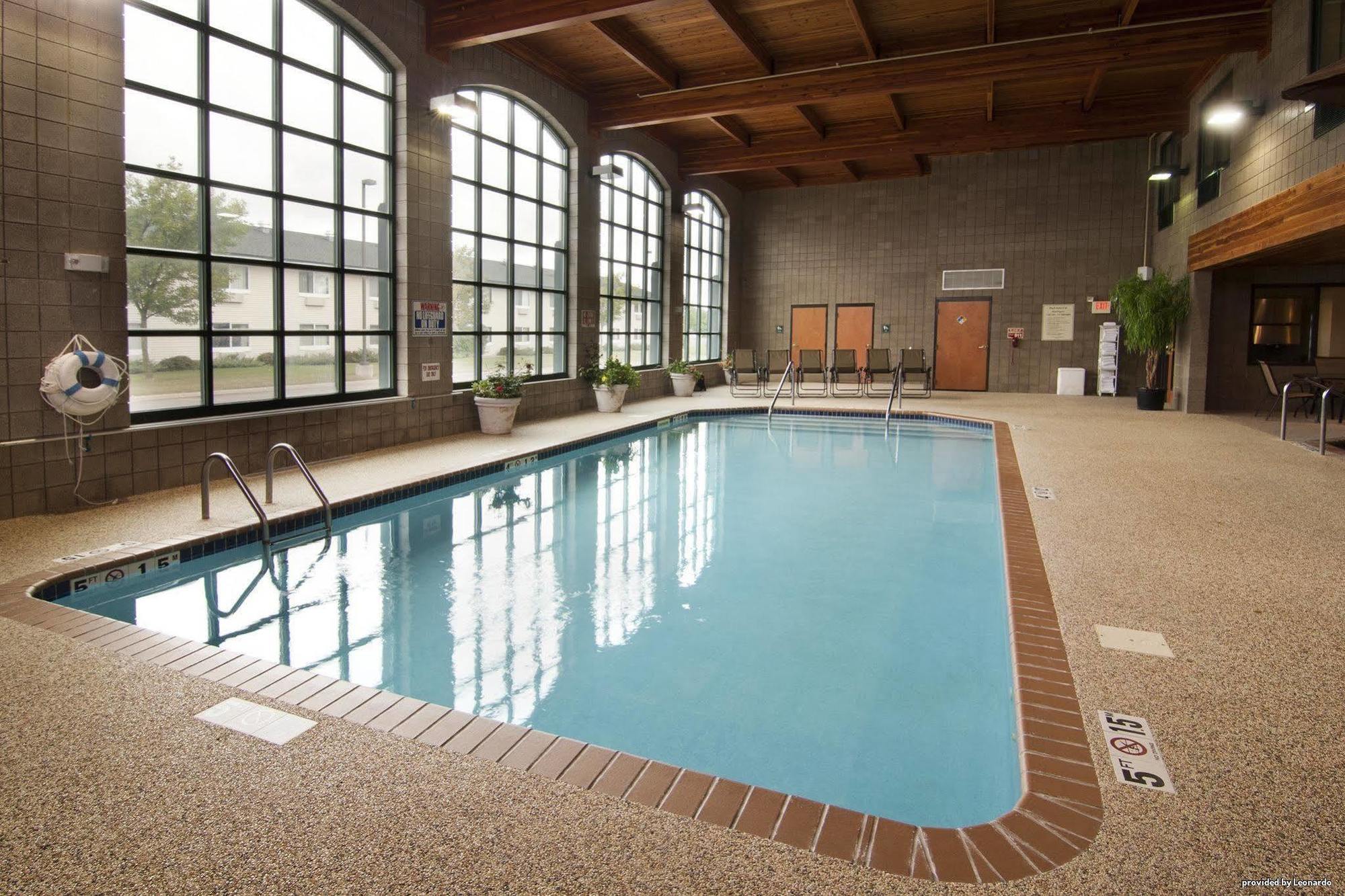 Wingate By Wyndham Coon Rapids Hotel Bagian luar foto