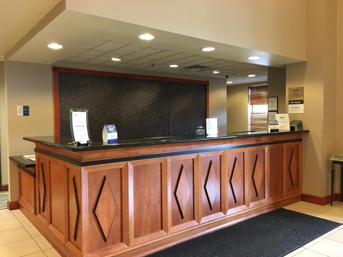 Wingate By Wyndham Coon Rapids Hotel Bagian luar foto