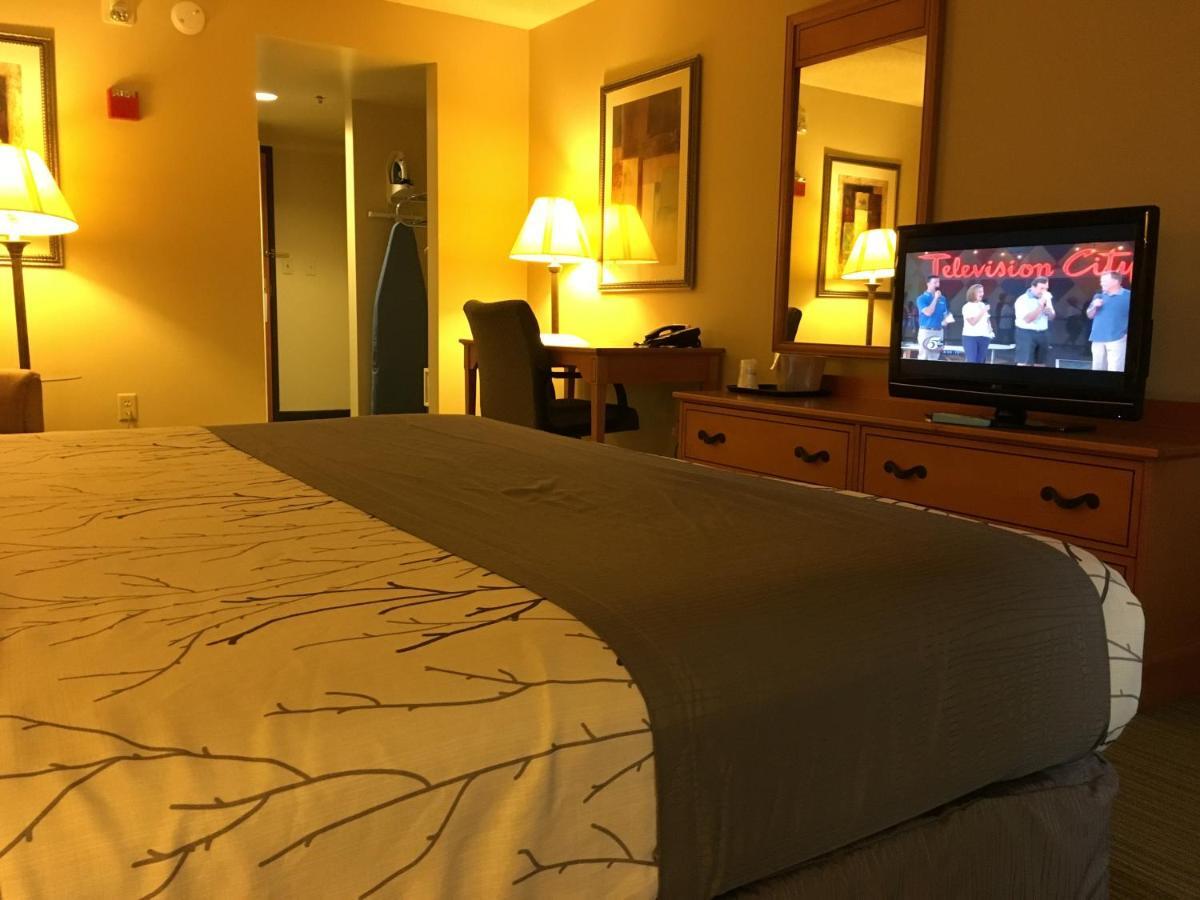 Wingate By Wyndham Coon Rapids Hotel Bagian luar foto